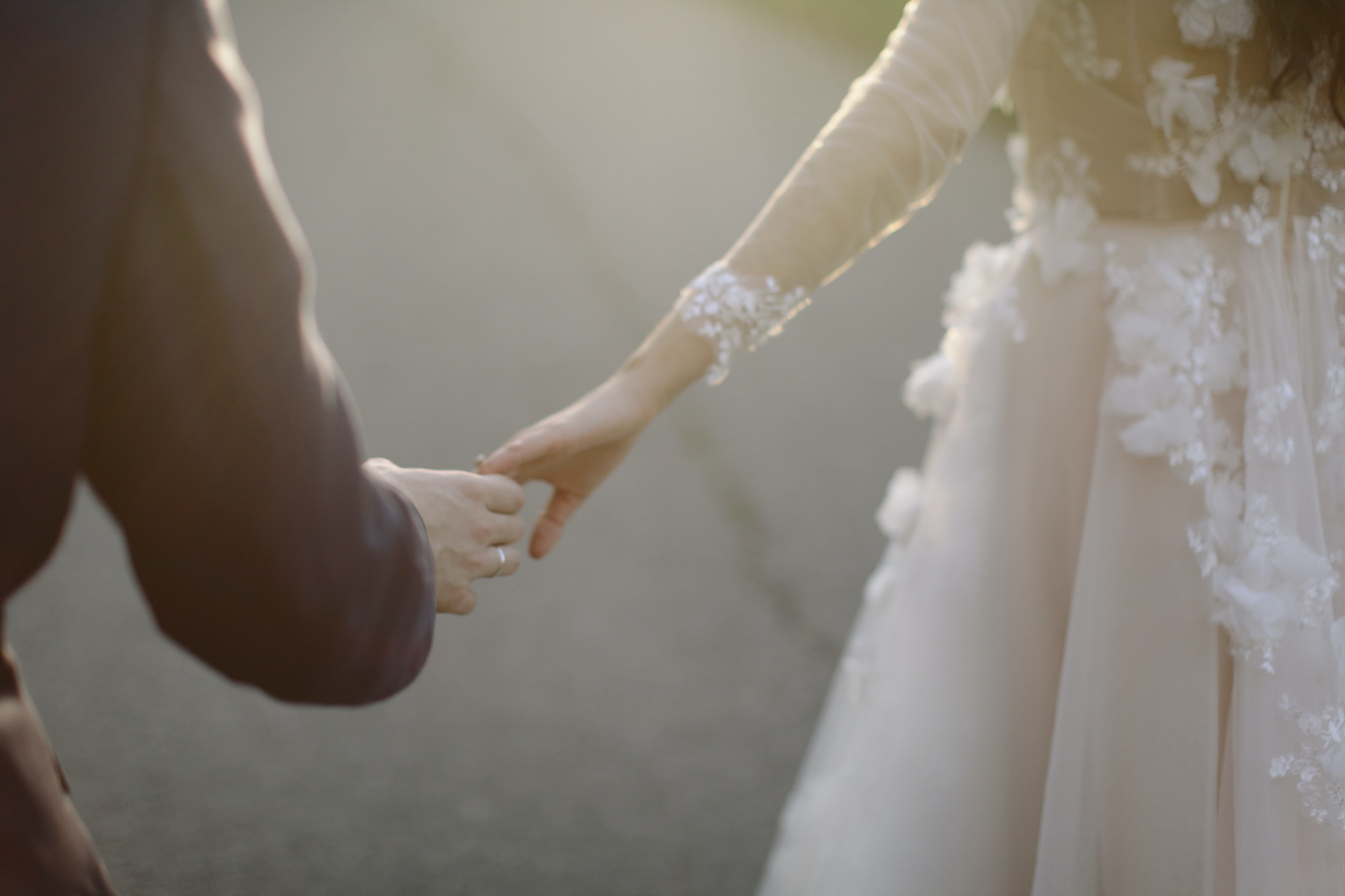 newlyweds-holding-hands-1683989
